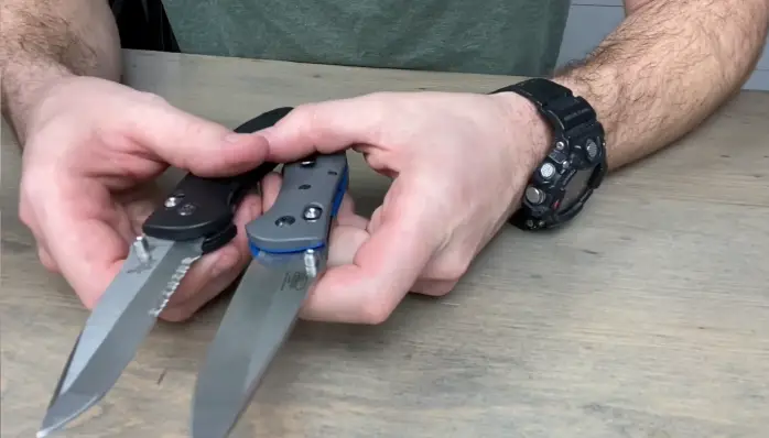 How is a Serrated Knife Different from a Non-Serrated Knife?